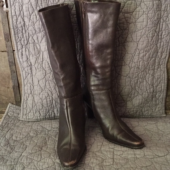 Shoes - 🎉 HOST PICK 🎉 Chocolate Brown Leather Boots